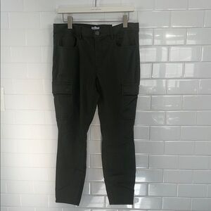 LOFT Green Ankle Cargo Pants
